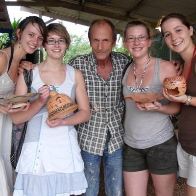 dure la vie de potier.(à cacao)